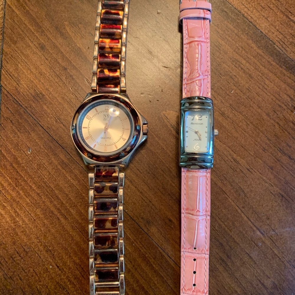 Set of 2 watches